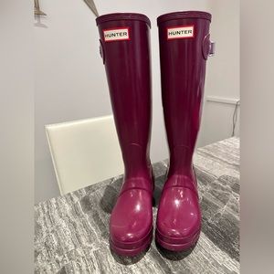 Worn once, Original Tall Gloss Wellington Boots Violet